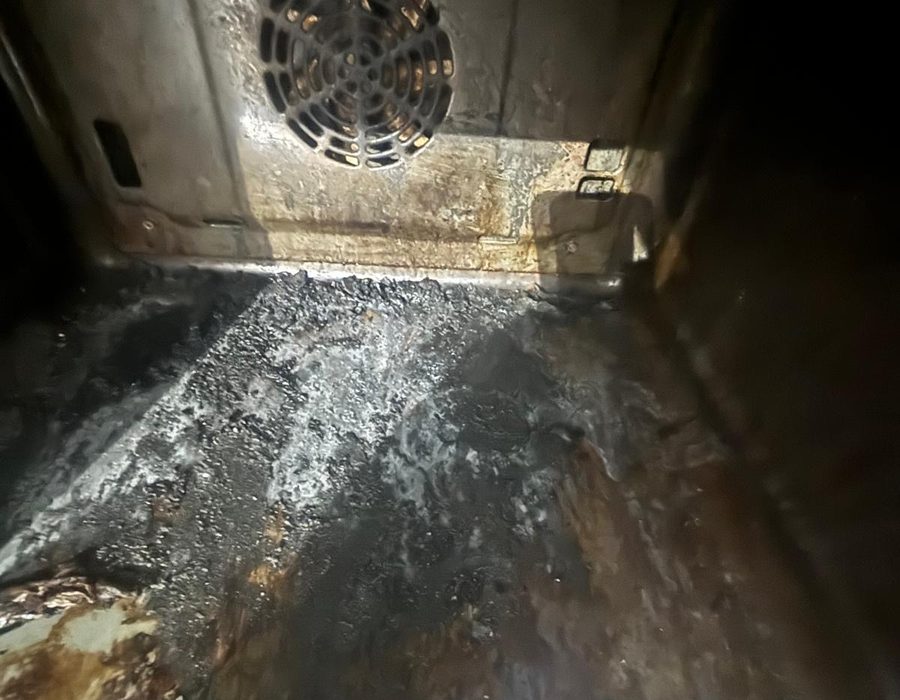 Oven before cleaning - view 1