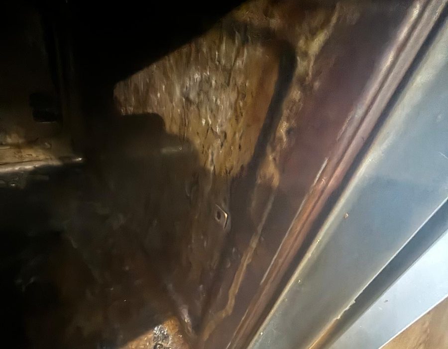 Oven before cleaning - view 3